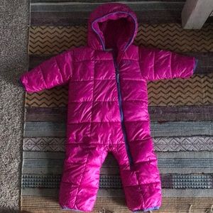 Toddlers girl Columbia snowsuit!